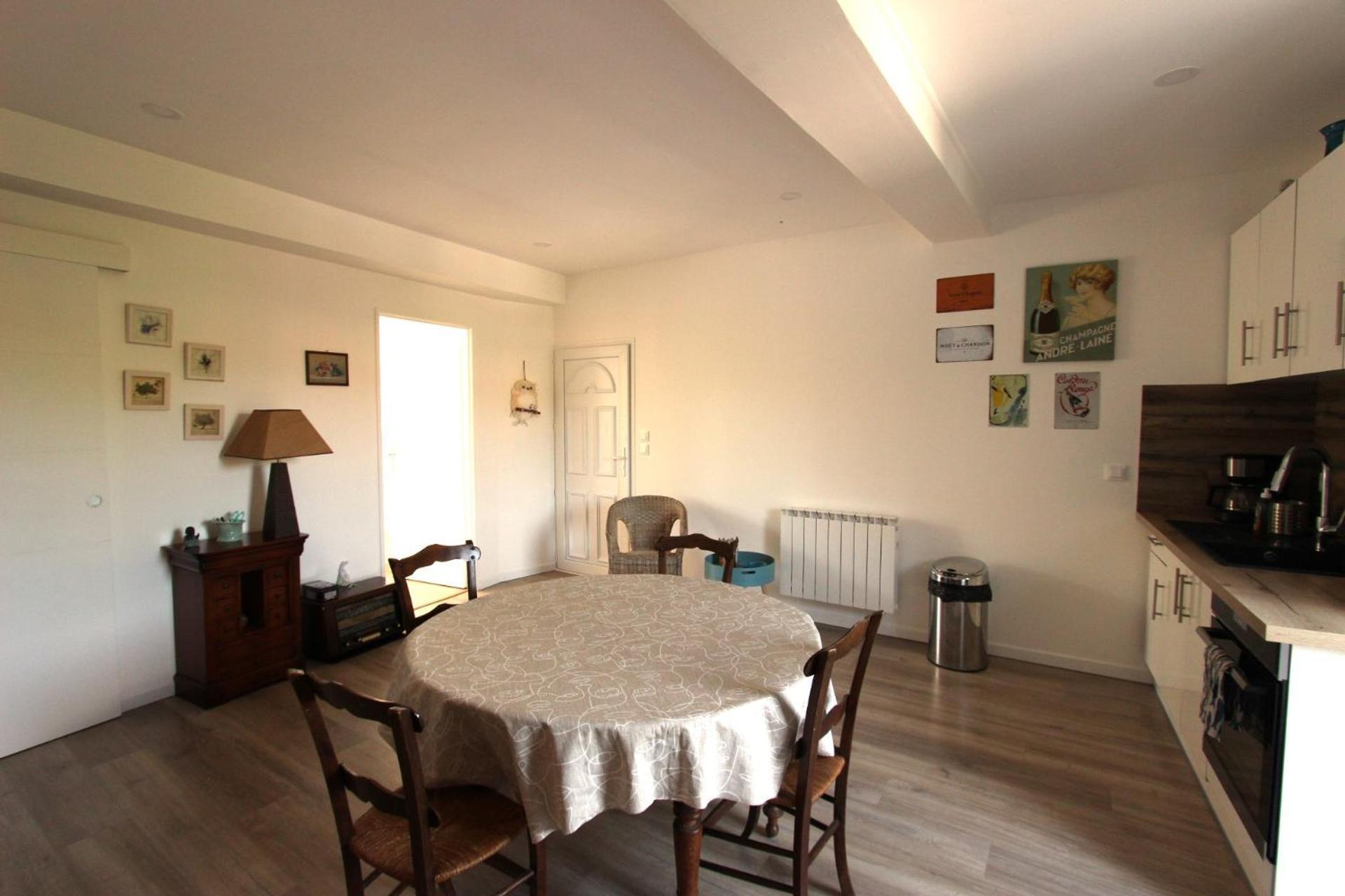 Joli Appartement Avec Balcon Au Coeur De Forcalquier Exterior photo