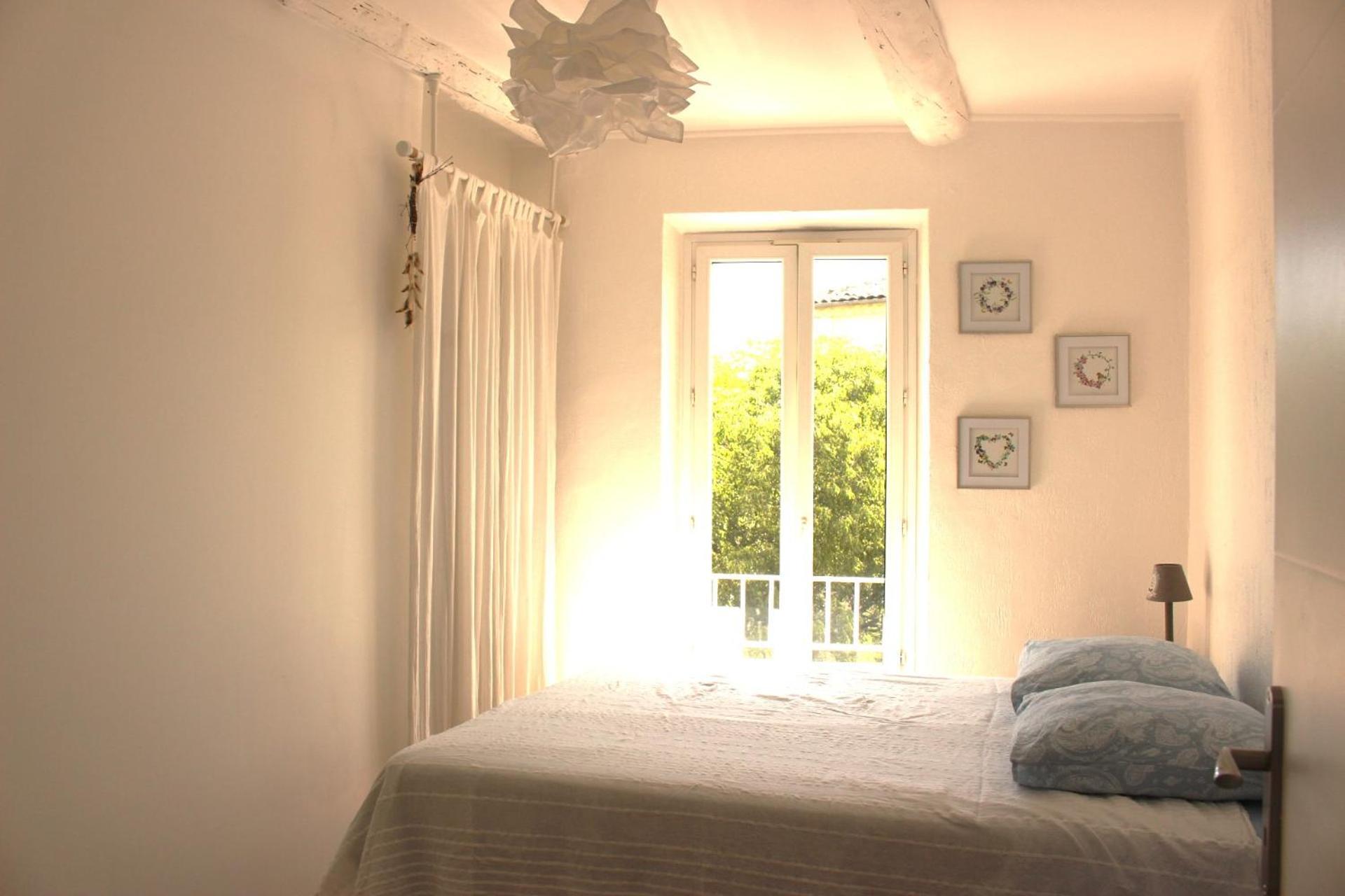 Joli Appartement Avec Balcon Au Coeur De Forcalquier Exterior photo